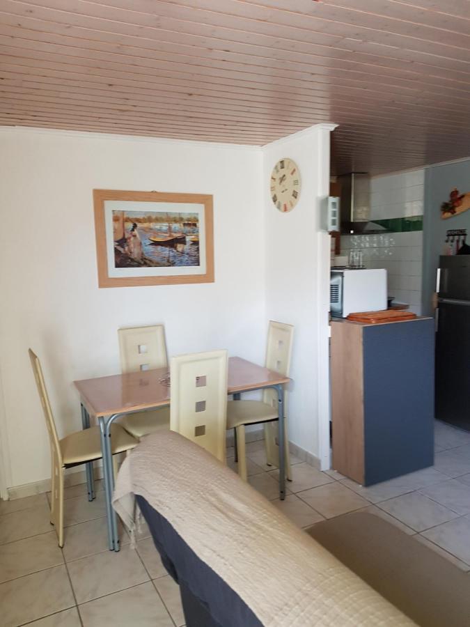 Gite Mercuès Esterno foto