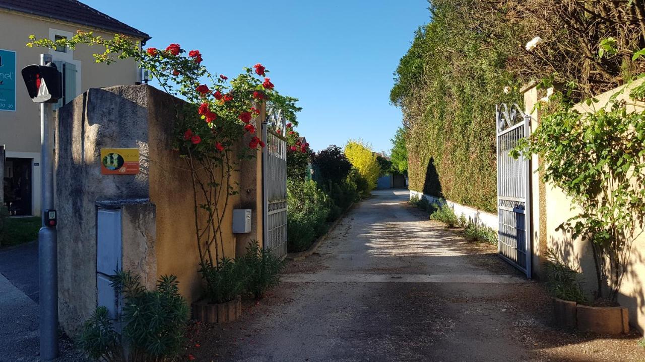 Gite Mercuès Esterno foto