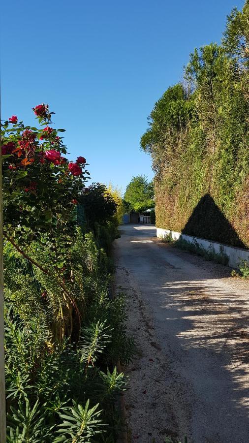 Gite Mercuès Esterno foto