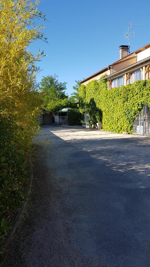 Gite Mercuès Esterno foto